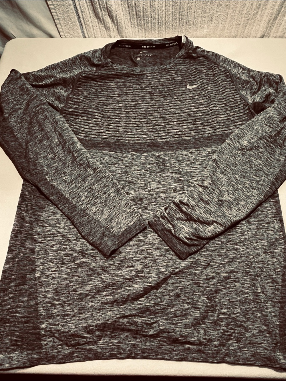 Nike Men’s Dri-Fit Heathered Gray Performance Sweater XXL